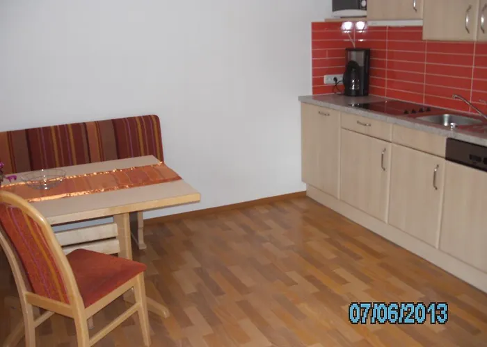 לינה וארוחת בוקר Haus Znopp *