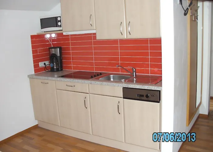 לינה וארוחת בוקר Haus Znopp *